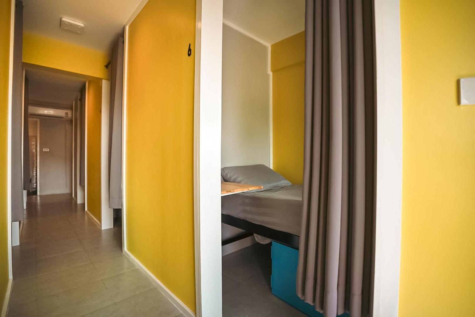 Stamps Backpackers Hostel Чиангмай Екстериор снимка